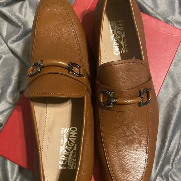 AUTHENTIC- Ferragamo leather Loafers main image 6